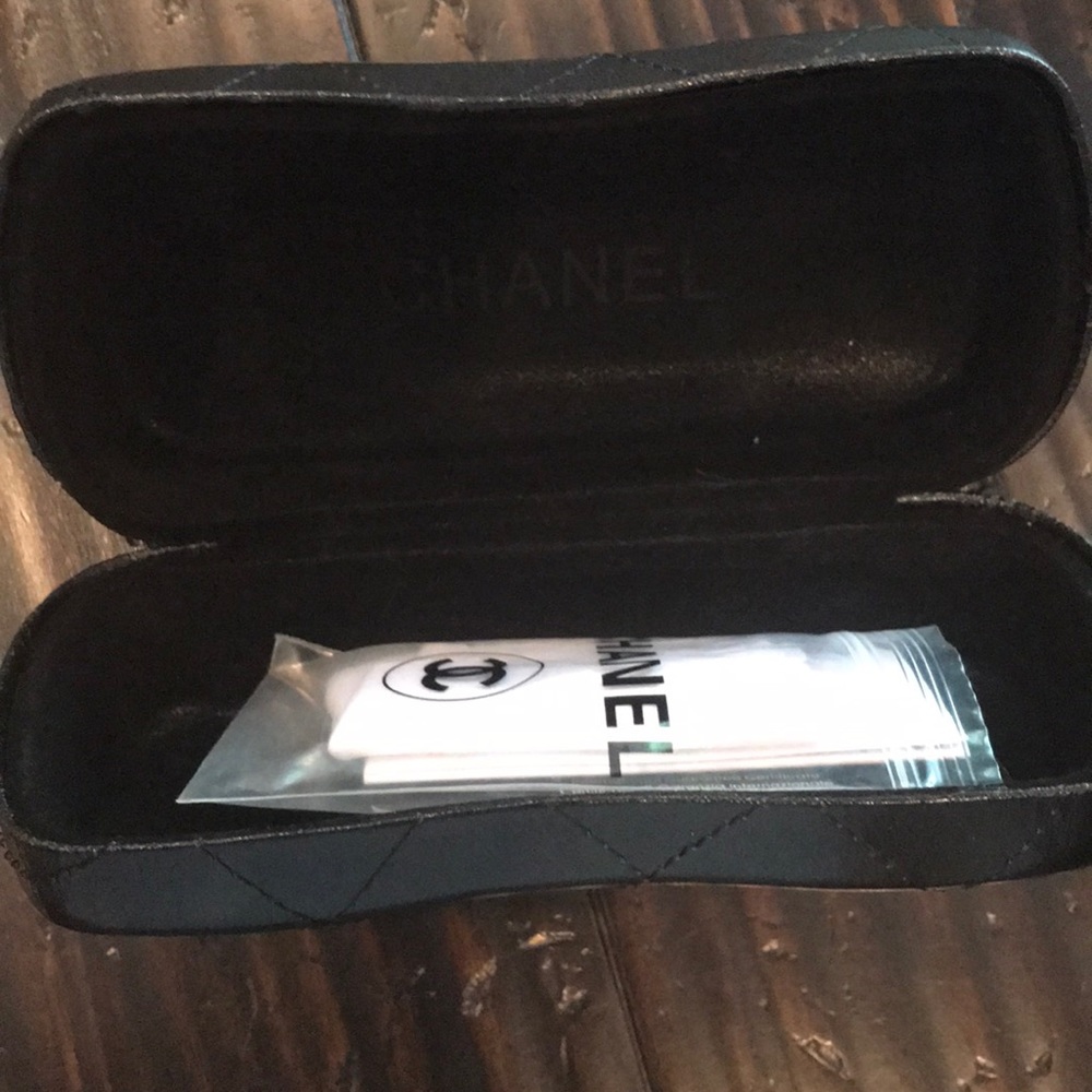 CHANEL SUNSHADES CASE. Black. - Picture 2 of 4